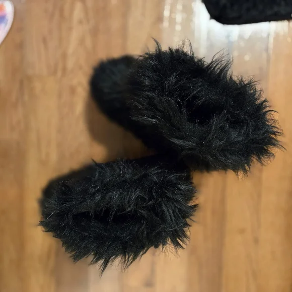 Dolls Kill Club E X Black Faux Fur Boots with Leather Straps - Picture 6 of 7